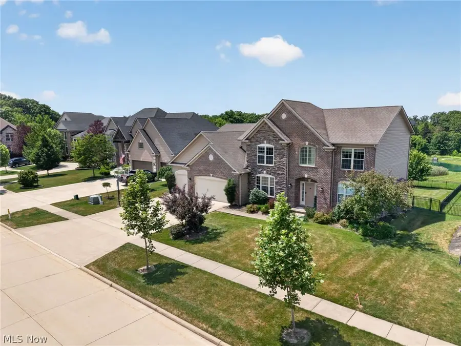22334 Pinnacle Point, Strongsville, OH 44149 - #2