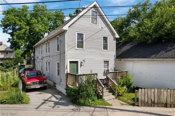 912 Starkweather Avenue, Cleveland, OH 44113