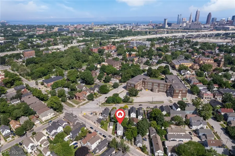 912 Starkweather Avenue, Cleveland, OH 44113 - #3