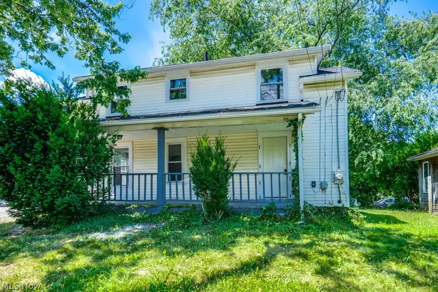 815 Seneca Ne Street, Massillon, OH 44646 - #2