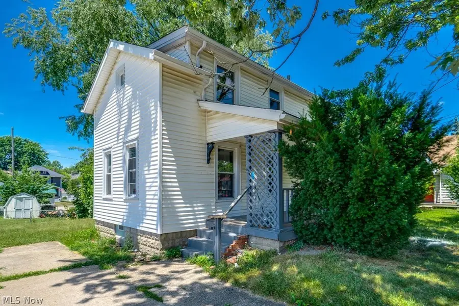 815 Seneca Ne Street, Massillon, OH 44646 - #3