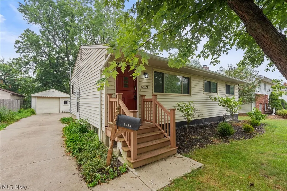 5653 Vickie Lane, Bedford, OH 44146 - #1