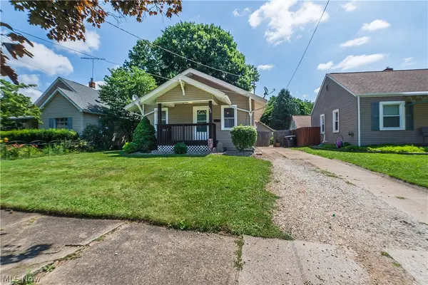 605 Essex Street, Akron, OH 44306