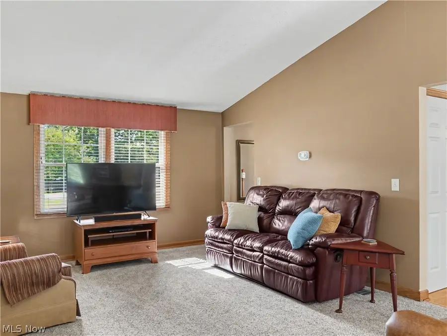 12203 Shoshone Nw Avenue, Uniontown, OH 44685 - #2