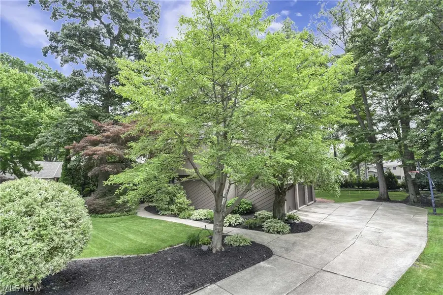 31115 Roxbury Park Drive, Bay Village, OH 44140 - #3