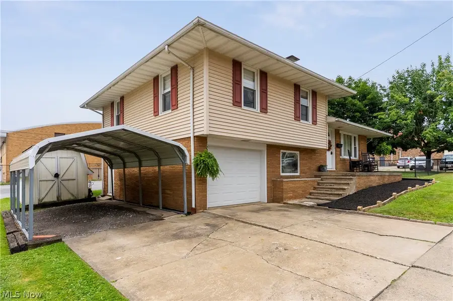 27 E Friend Street, Columbiana, OH 44408 - #2