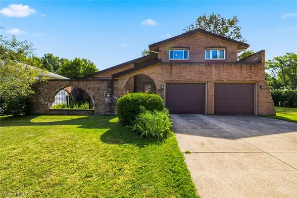 1077 Brainard Road, Highland Heights, OH 44143