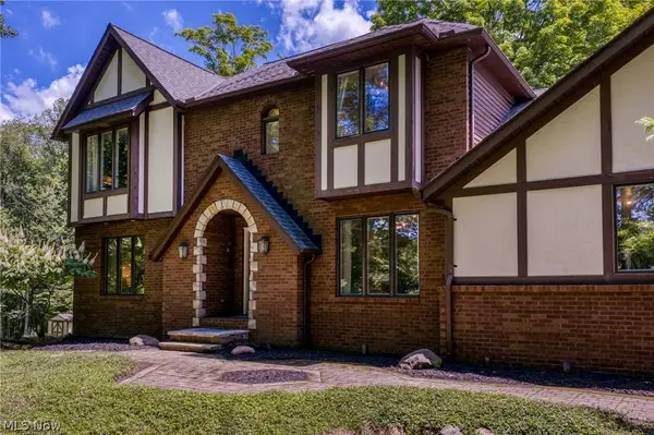 11535 Blackberry Lane, Chesterland, OH 44026