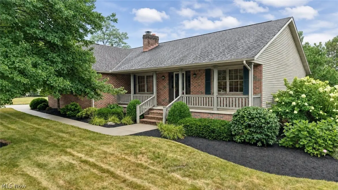 207 Sarah Ne Circle, Navarre, OH 44662 - #1