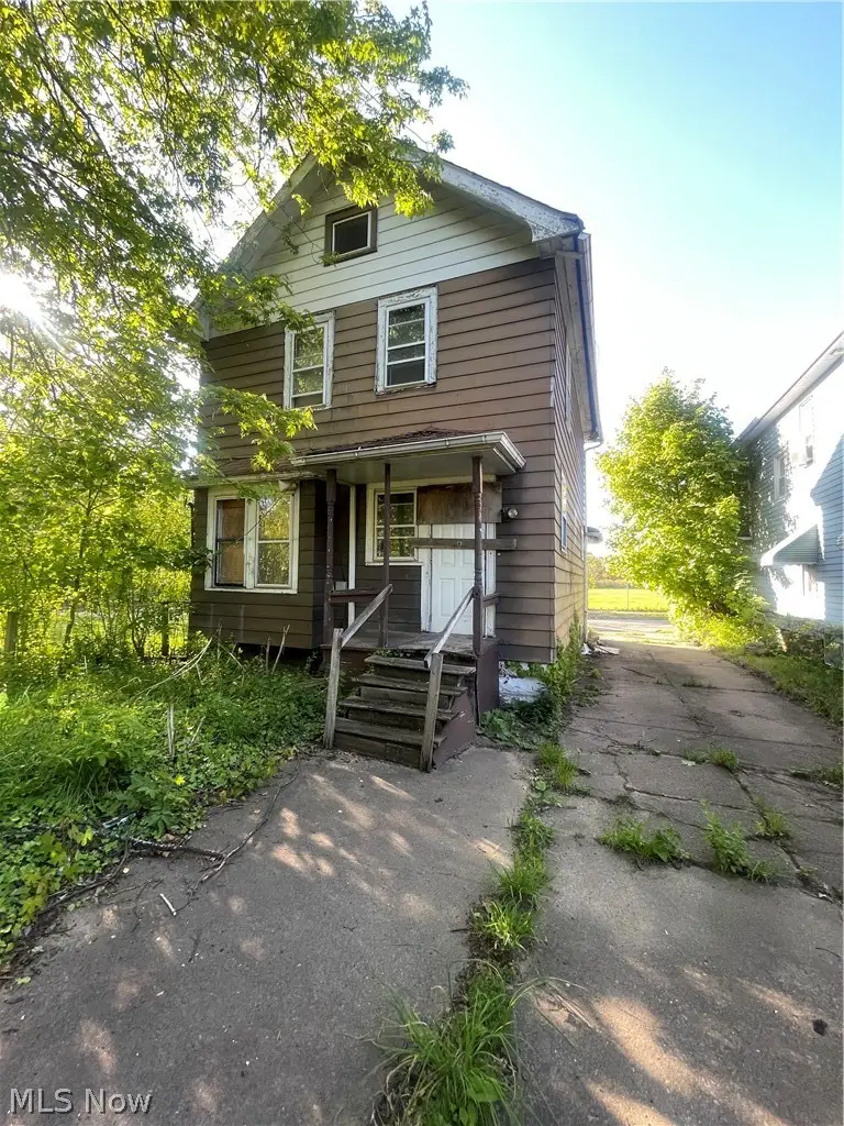 9118 Hillock Avenue, Cleveland, OH 44108 - #2