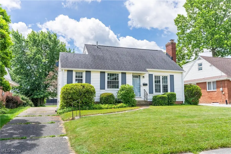 224 Summit Se Street, North Canton, OH 44720 - #2