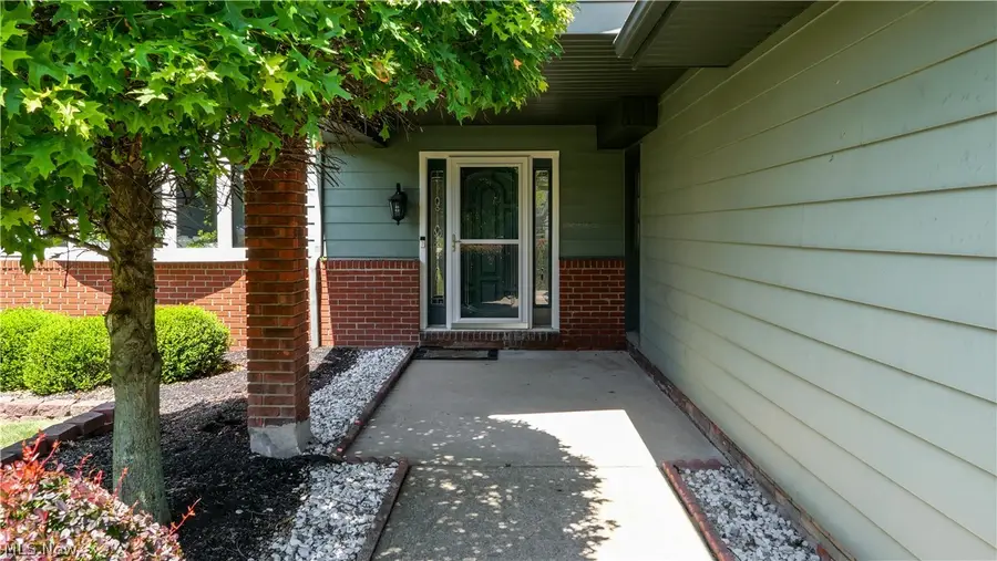 4781 N Hillary Oval, Richmond Heights, OH 44143 - #2