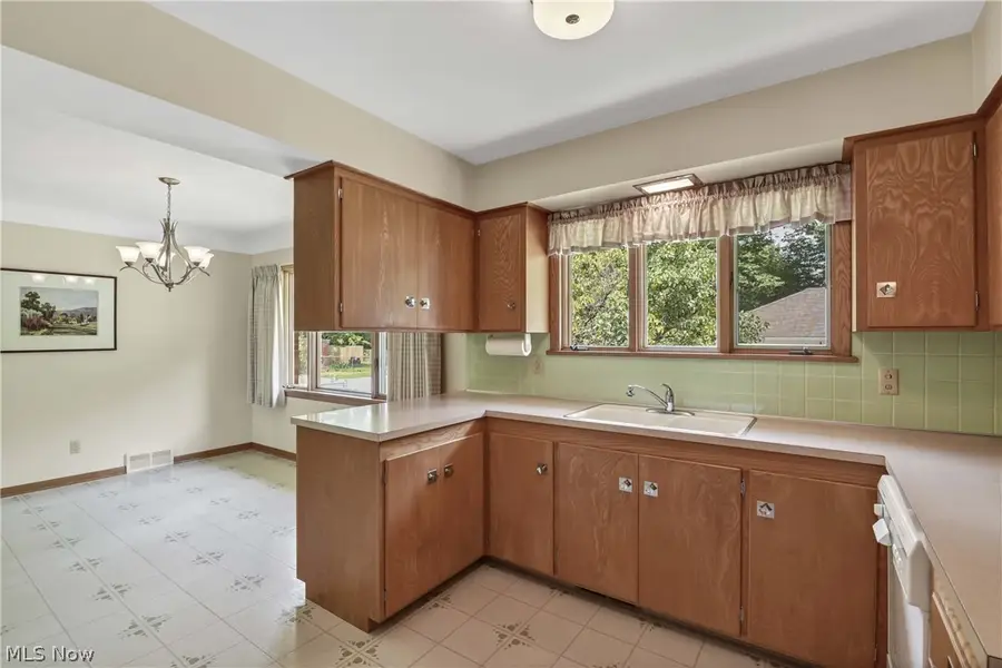 4512 Sheraton Drive, Parma, OH 44134 - #3