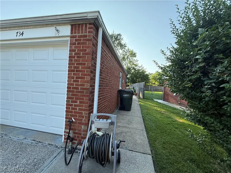 734 Hemlock Drive, Euclid, OH 44132 - #3