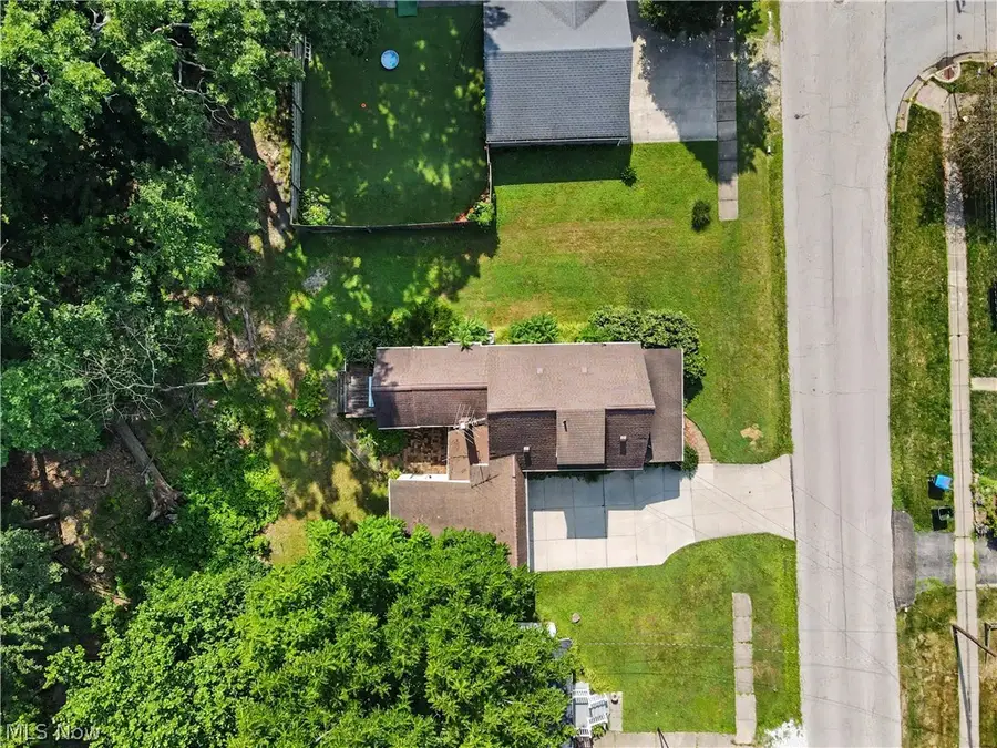 1026 Francis Avenue, Cuyahoga Falls, OH 44221 - #3