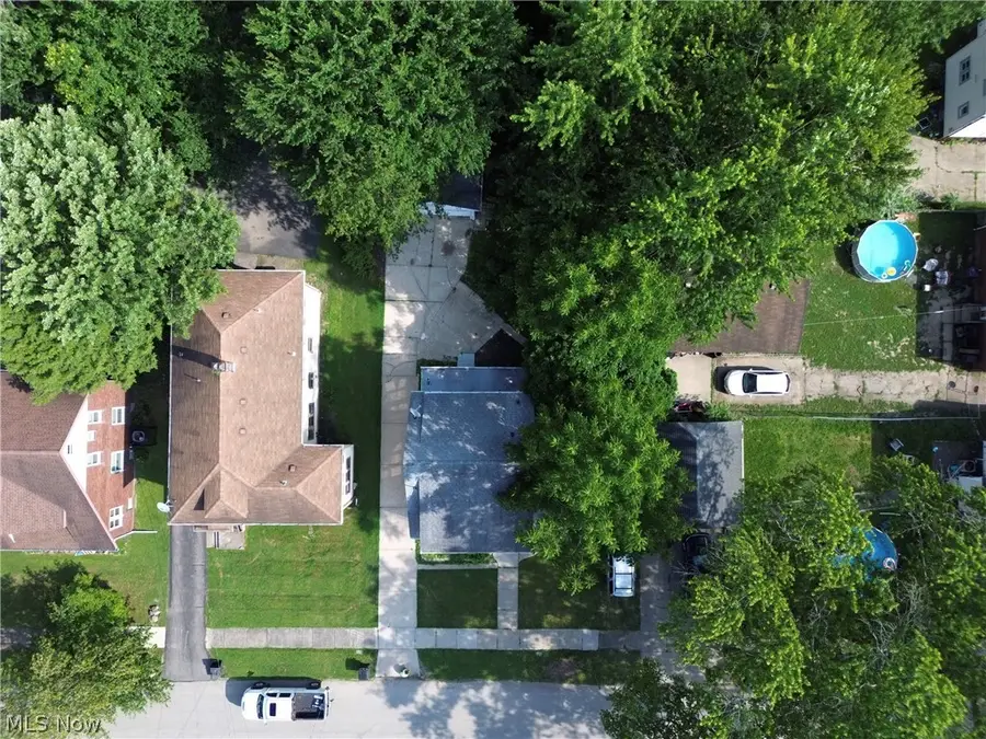 827 Kinsman Nw Street, Warren, OH 44483 - #2