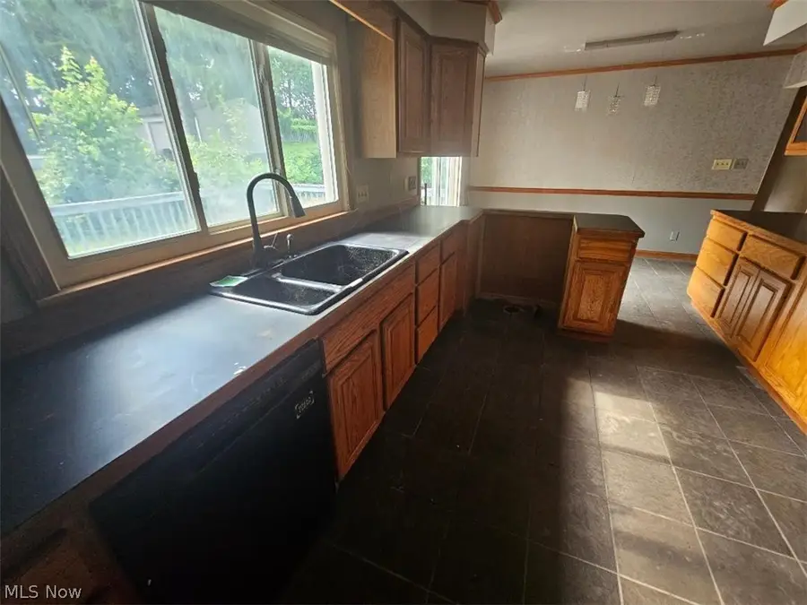 1576 Hammel Street, Akron, OH 44306 - #3