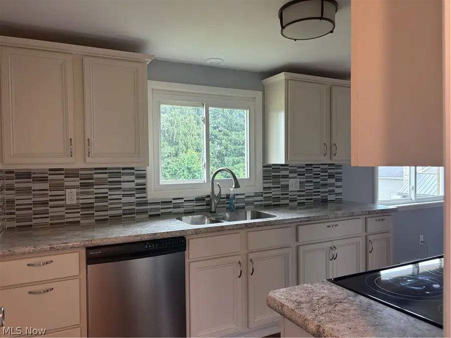 914 22nd Sw Street, Massillon, OH 44647 - #2