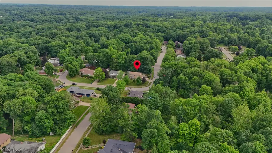 1660 Squaw Creek Drive, Girard, OH 44420 - #2