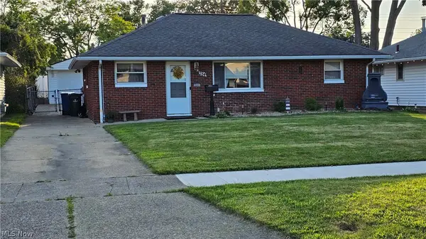 284 Thelma Drive, Sheffield Lake, OH 44054