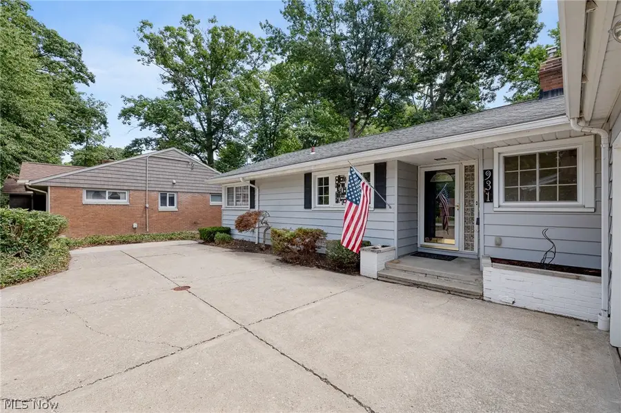 931 Orchard Park Drive, Rocky River, OH 44116 - #3