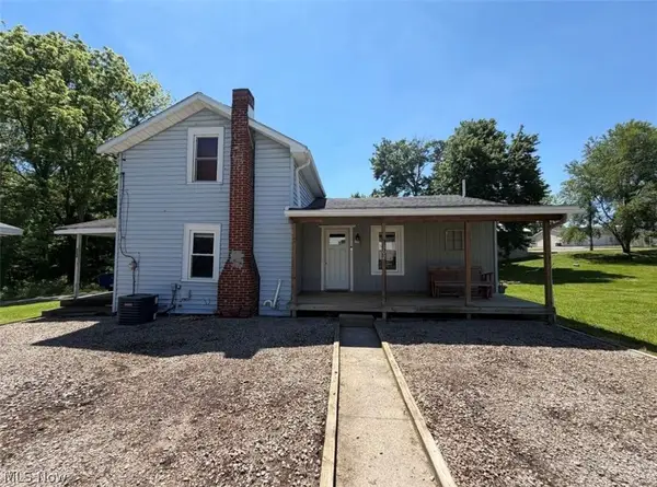 302 3rd Se Avenue, Beach City, OH 44608