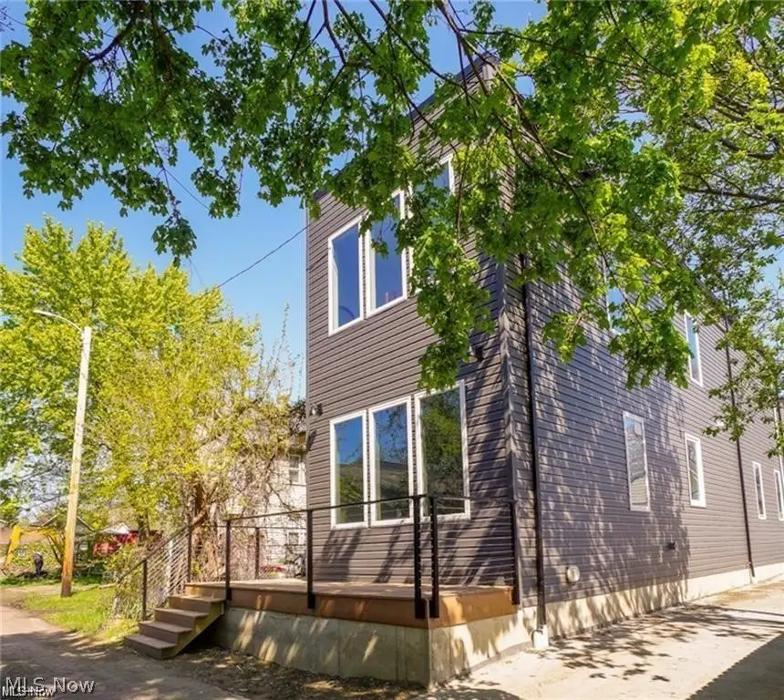 4210 Peach Court, Cleveland, OH 44113 - #2