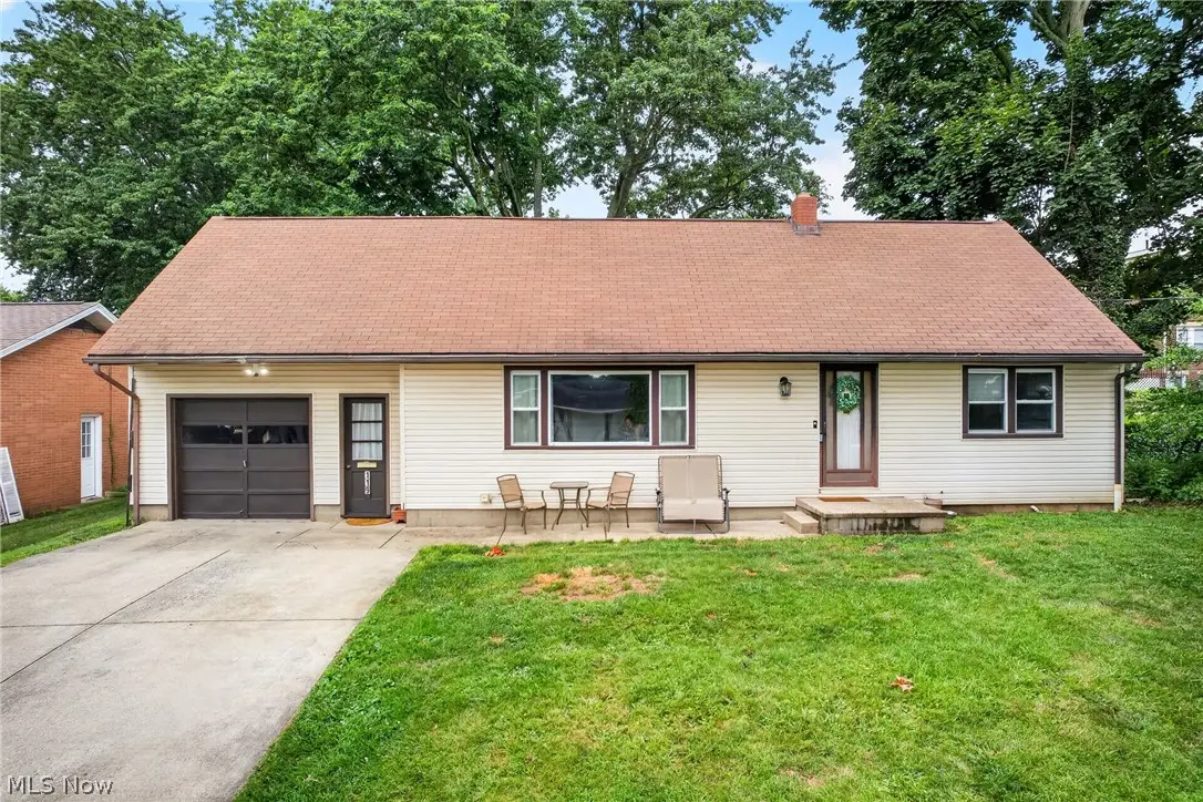 119 Pershing Se Avenue, North Canton, OH 44720 - #1