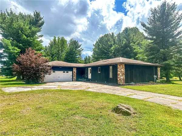 986 Bristol Champion Townline Ne Road, Bristolville, OH 44402