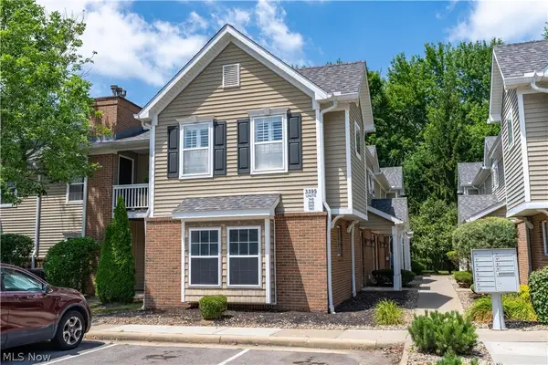 3395 Lenox Village Drive, Fairlawn, OH 44333