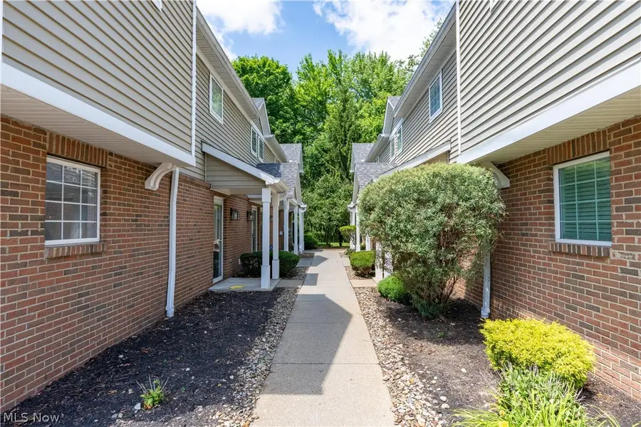 3395 Lenox Village Drive, Fairlawn, OH 44333 - #2