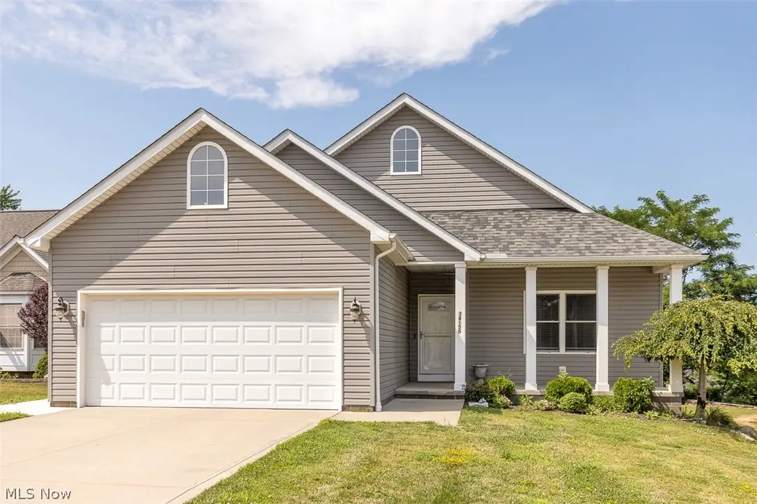 38155 Highgate Bluff Lane, Willoughby, OH 44094 - #1