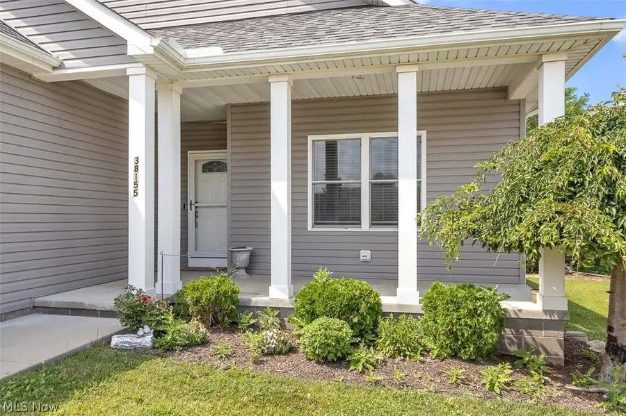 38155 Highgate Bluff Lane, Willoughby, OH 44094 - #2