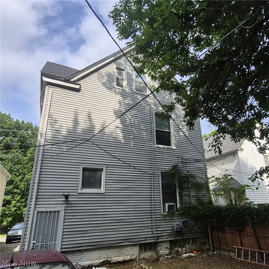 1261 E 99 Street, Cleveland, OH 44108 - #2
