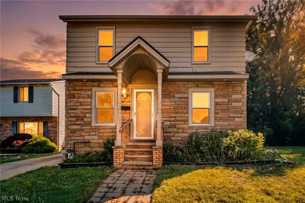 1925 Robindale Street, Wickliffe, OH 44092