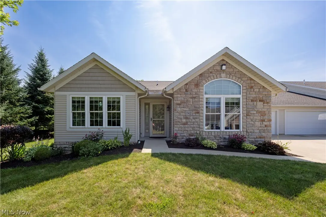242 Woodbury Circle, Kidron, OH 44618 - #1