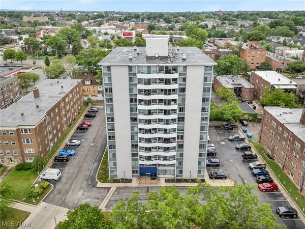 11811 Lake Avenue #703, Lakewood, OH 44017