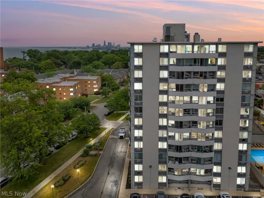 11811 Lake Avenue #703, Lakewood, OH 44017 - #3