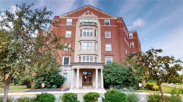 13800 Fairhill Road #111, Shaker Heights, OH 44120