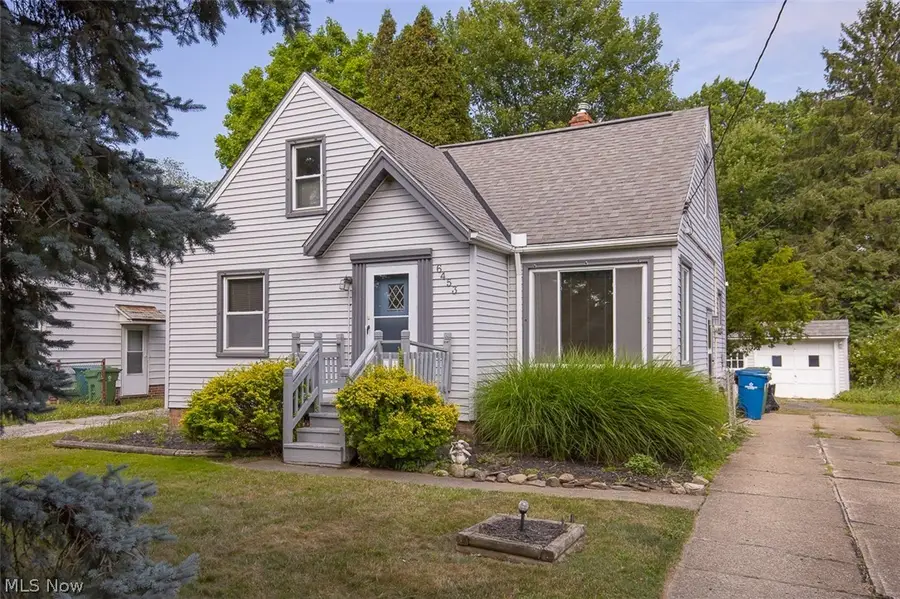 6453 W 130th Street, Parma Heights, OH 44130 - #2