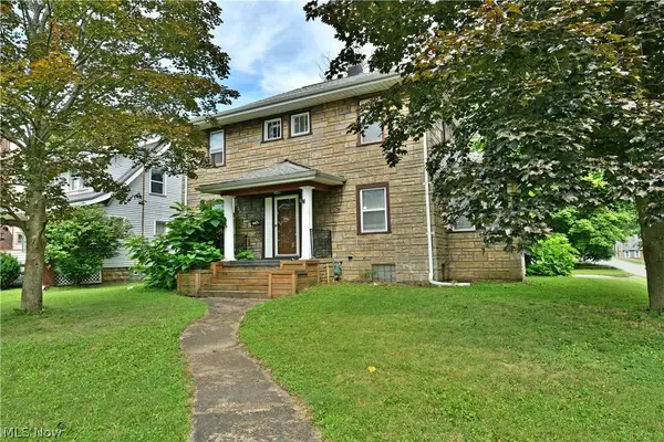 405 Oak Knoll Se Avenue, Warren, OH 44483