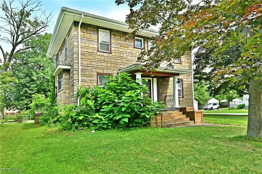 405 Oak Knoll Se Avenue, Warren, OH 44483 - #2