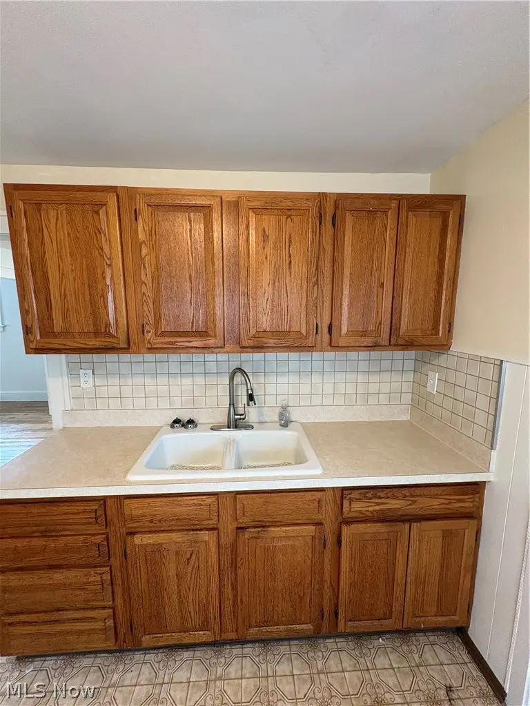 4904 E 109th Street, Garfield Heights, OH 44125 - #3