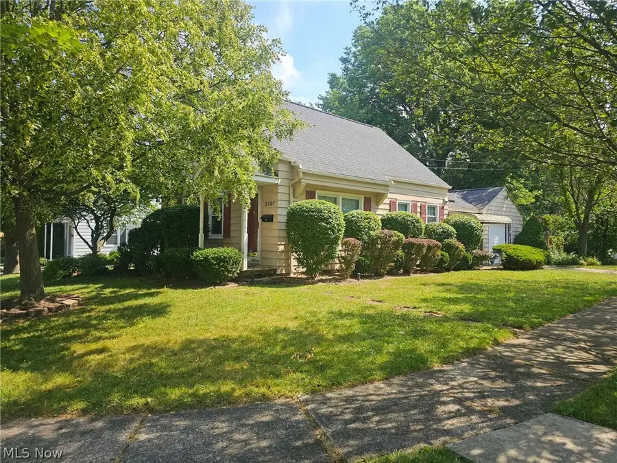 2407 27th Street, Cuyahoga Falls, OH 44223 - #2