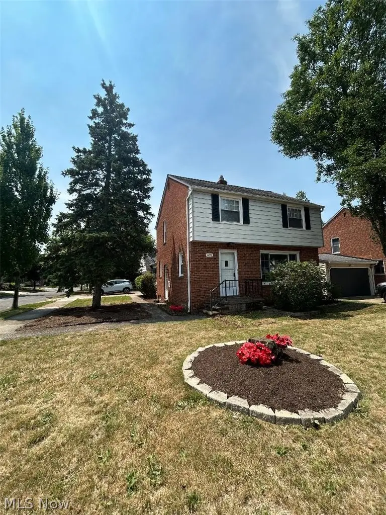 4856 Edsal Drive, Lyndhurst, OH 44124 - #1