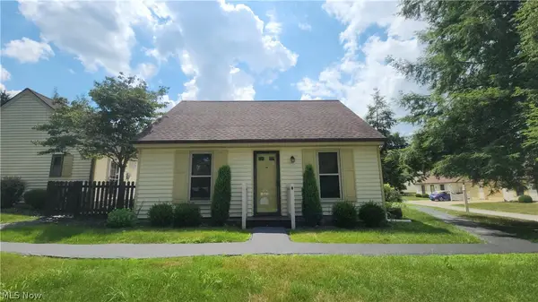 46103 New England Square #B, New Waterford, OH 44445