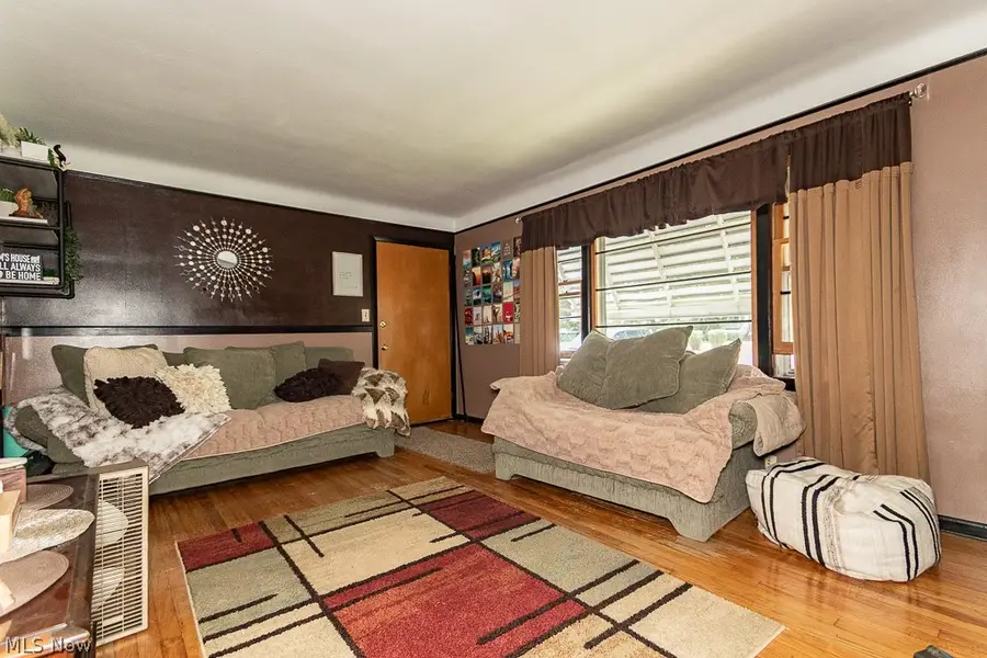 243 W Glendale Street, Bedford, OH 44146 - #3