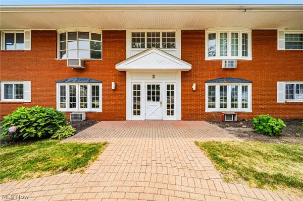 2 Meadowlawn Drive #5, Mentor, OH 44060