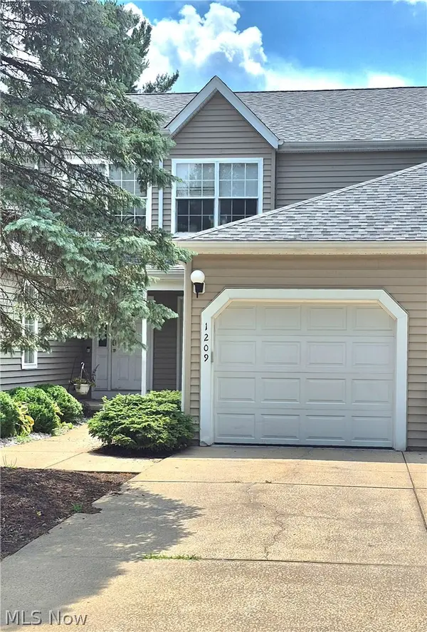 1209 Summerfield Ne Lane, Warren, OH 44483