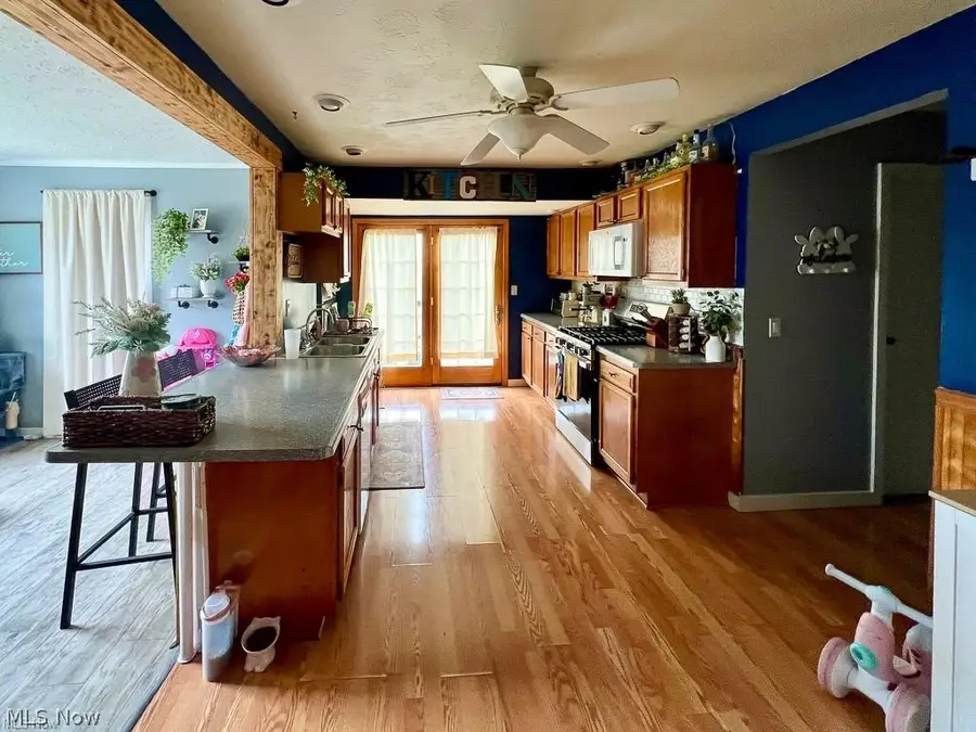 516 W 10th Street, Ashland, OH 44805 - #3
